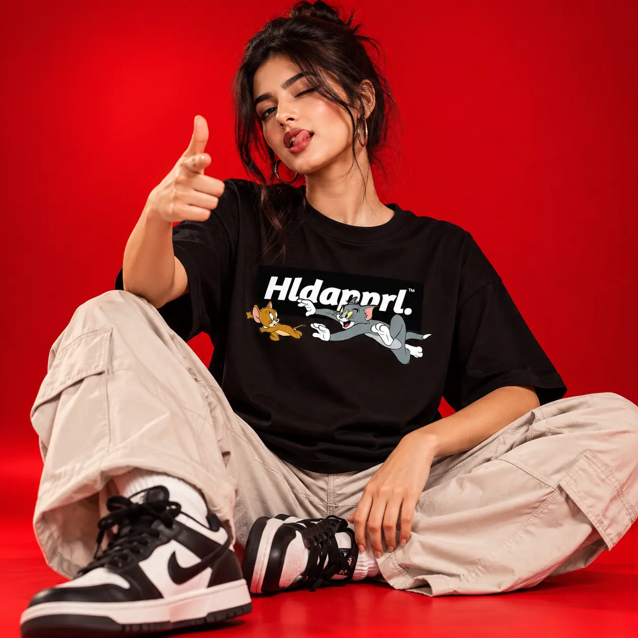 Hldapnrl. Black Oversized Cartoon Graphic T-Shirt