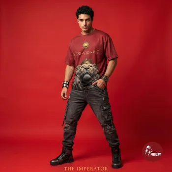 The Imperator Premium Oversized Lion VENI VIDI VICI Graphic Tee in Imperial Red